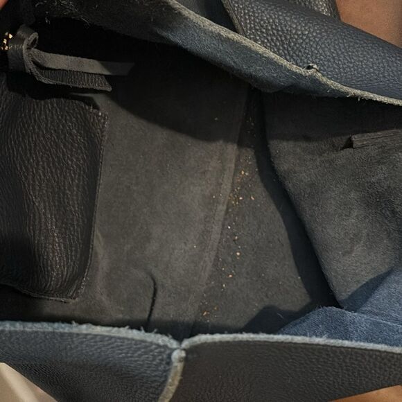 OLIVERE ISABEL 2.0 EAST WEST TOTE IN Navy BUFFALO COWHIDE / used - Picture 7 of 10